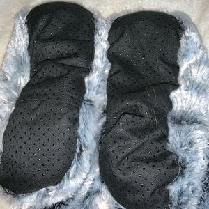 Thermal microwaveable slipper boots